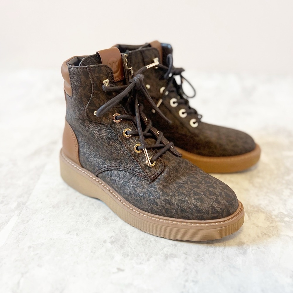 Michael Michael Kors Trudy Logo Boots Initials Brown Lace Up Womens 7.5 Booties